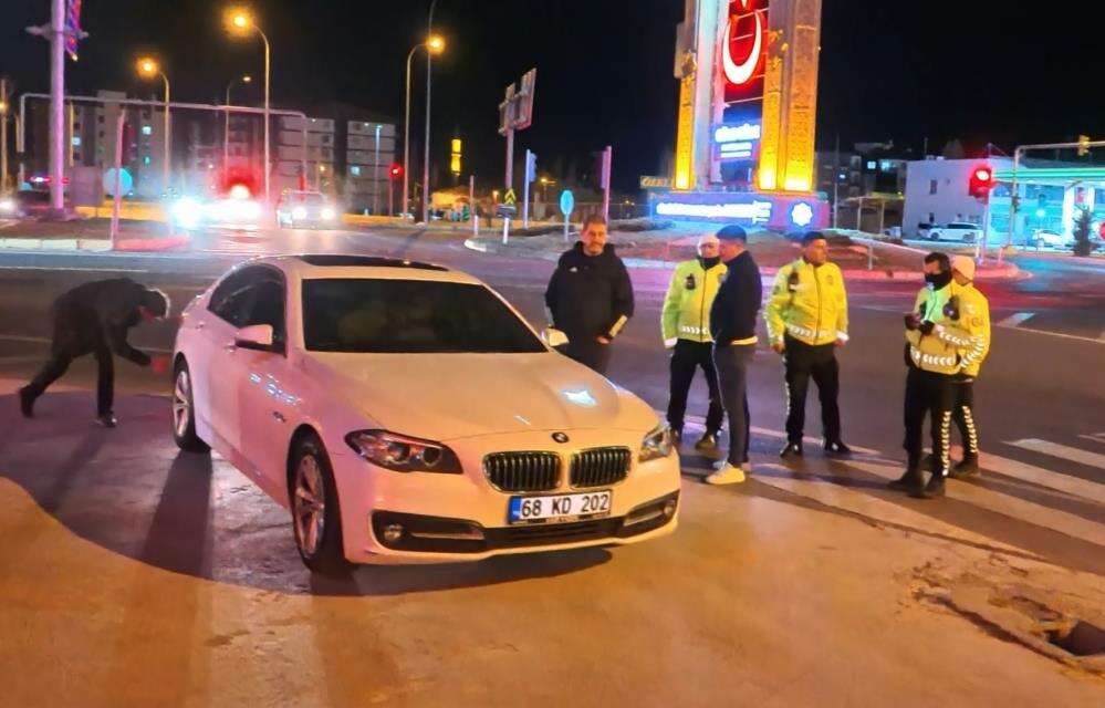 Çocuk lüks araçla kaçtı, polis 15 dakikada yakaladı, 381 bin lira ceza yazdı 3