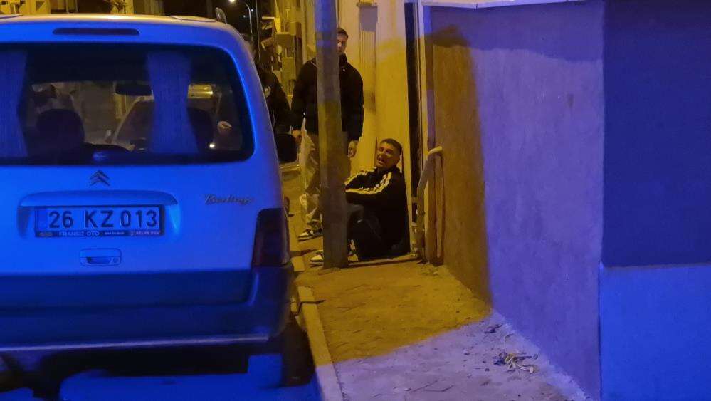 Sevgilisinden ayrılan genç öfkesini otomobilinden çıkardı 4