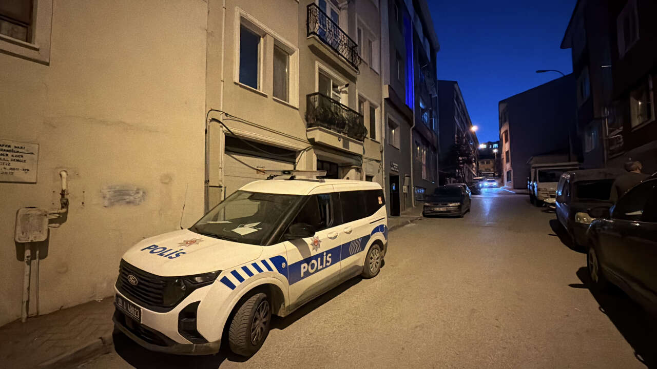 Kötü koku, emekli okul müdürüyle ilgili acı gerçeği ortaya çıkardı 4