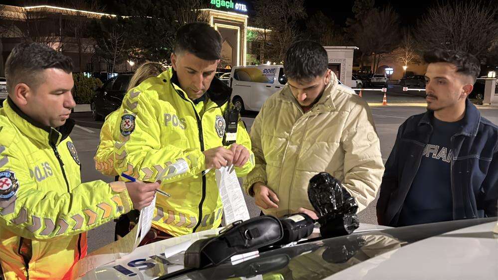 Abartı egzozla trafiği tehlikeye düşürdü, cezayı yedi! Bayramı da arabasız geçirecek 1