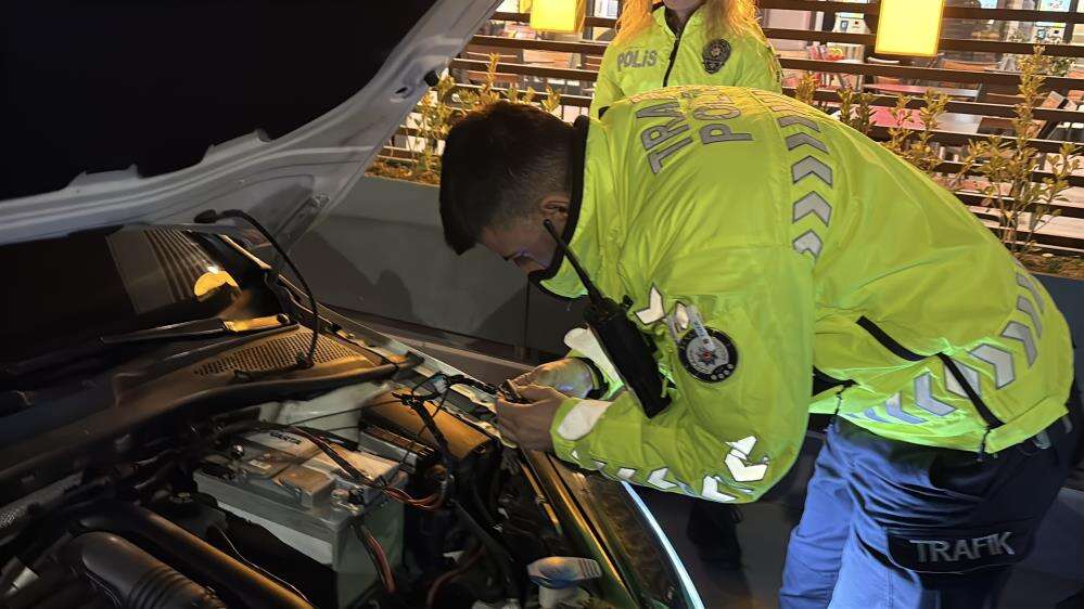 Abartı egzozla trafiği tehlikeye düşürdü, cezayı yedi! Bayramı da arabasız geçirecek 7