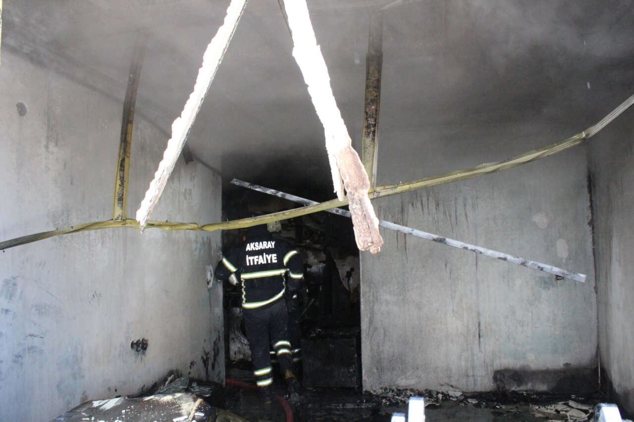 Prizde unutulan şarj aleti yangın çıkardı, 12 kişi hastanelik oldu 5