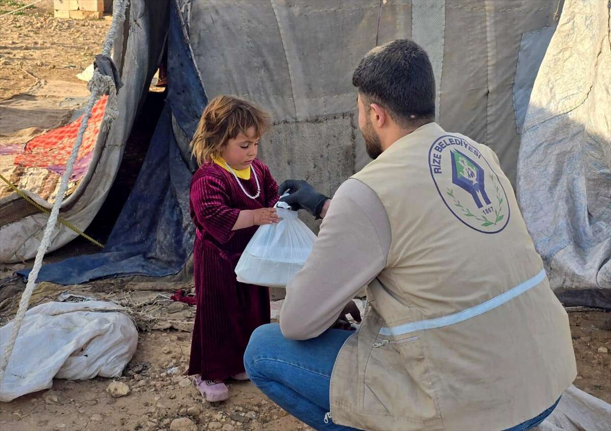 Konya Büyükşehir Belediyesi Şam’da 1000 kişiye iftar verdi 10
