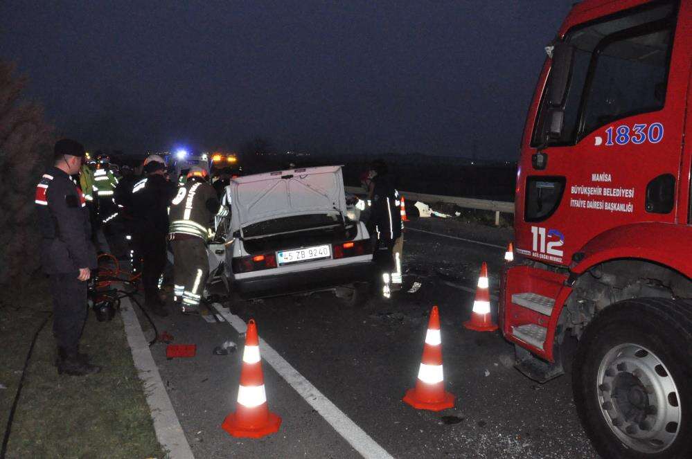 Kara yolunda can pazarı! 3 araç çarpıştı, 2 ölü, 5 yaralı var 5
