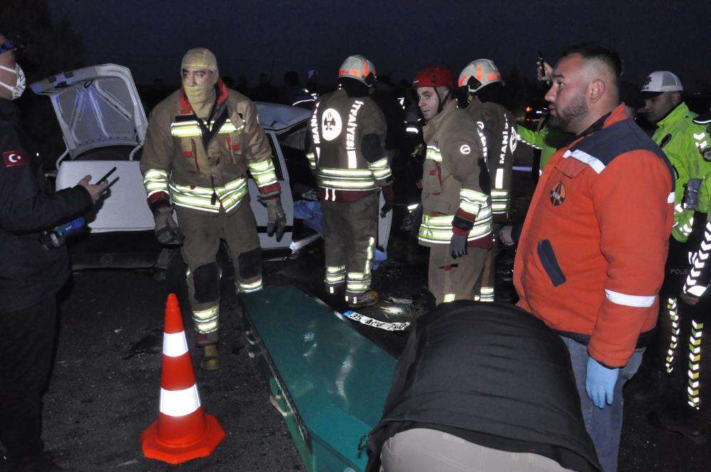 Kara yolunda can pazarı! 3 araç çarpıştı, 2 ölü, 5 yaralı var 8