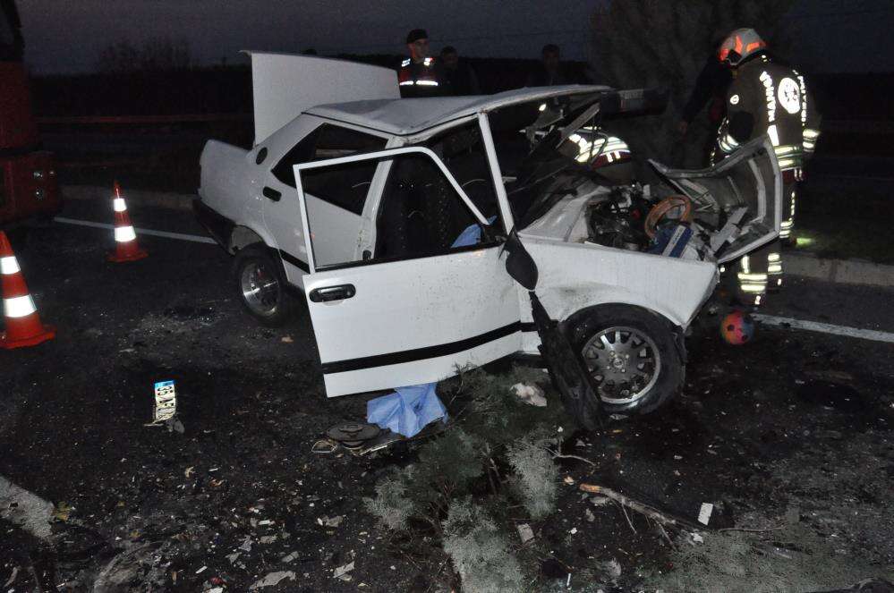 Kara yolunda can pazarı! 3 araç çarpıştı, 2 ölü, 5 yaralı var 9