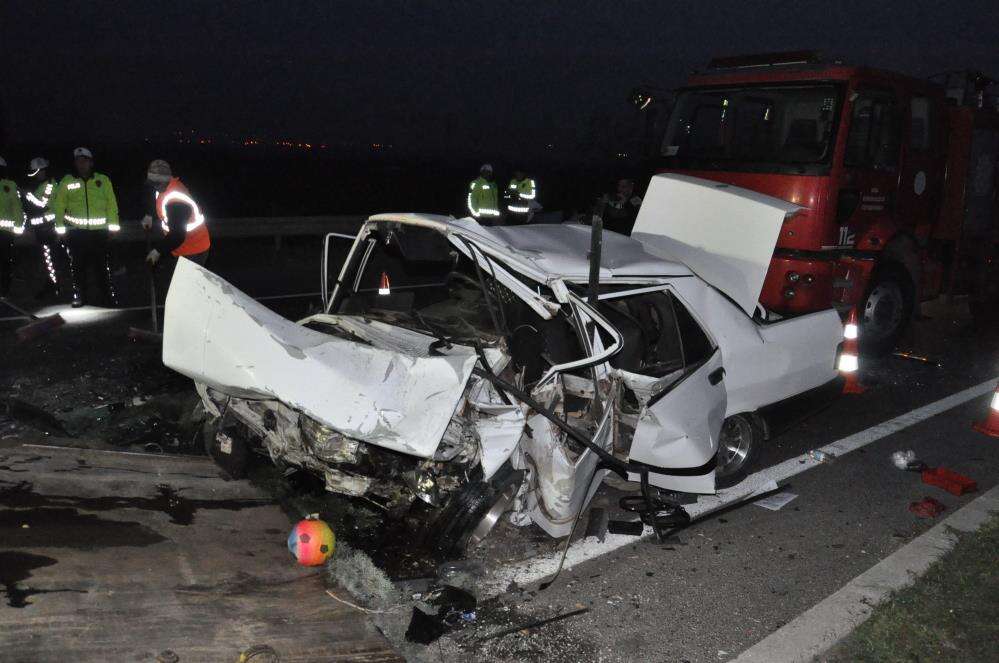 Kara yolunda can pazarı! 3 araç çarpıştı, 2 ölü, 5 yaralı var 10