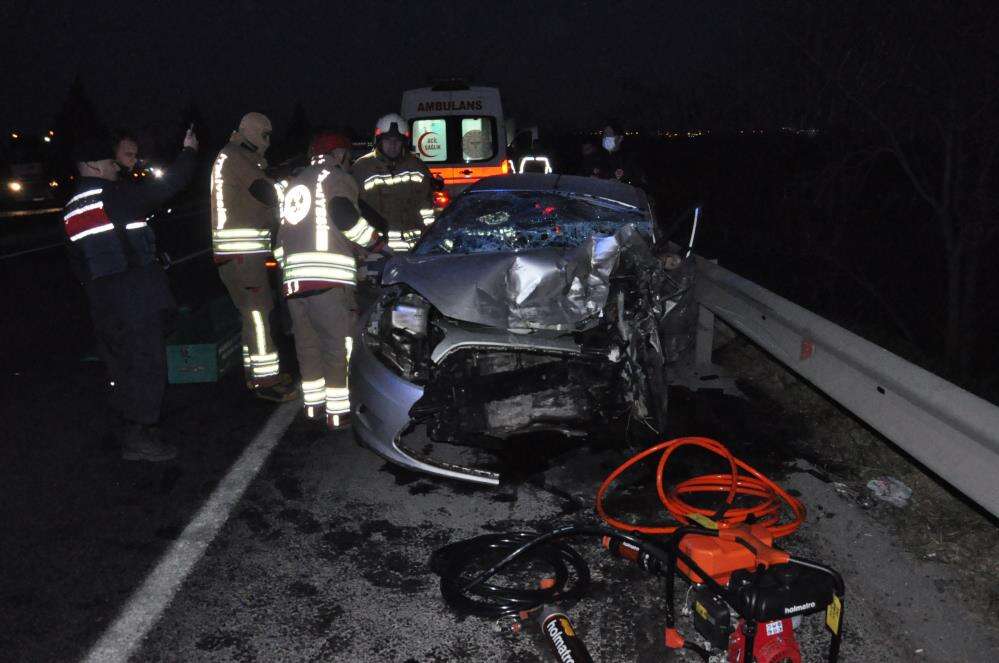 Kara yolunda can pazarı! 3 araç çarpıştı, 2 ölü, 5 yaralı var 14