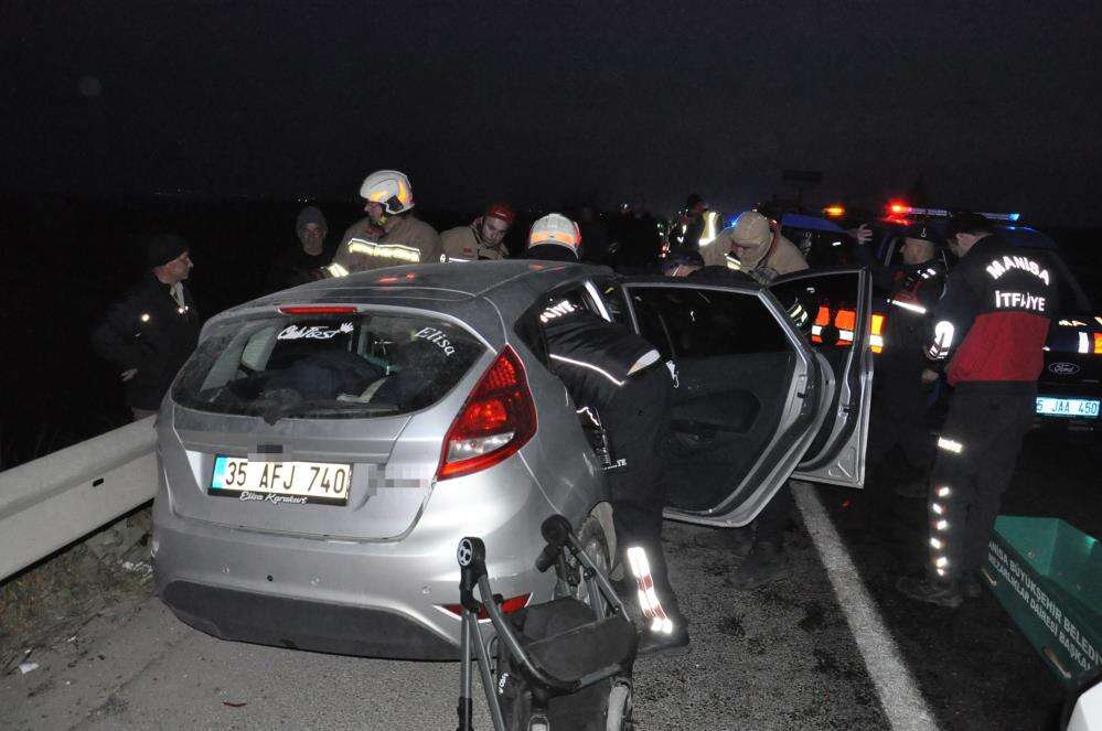 Kara yolunda can pazarı! 3 araç çarpıştı, 2 ölü, 5 yaralı var 13
