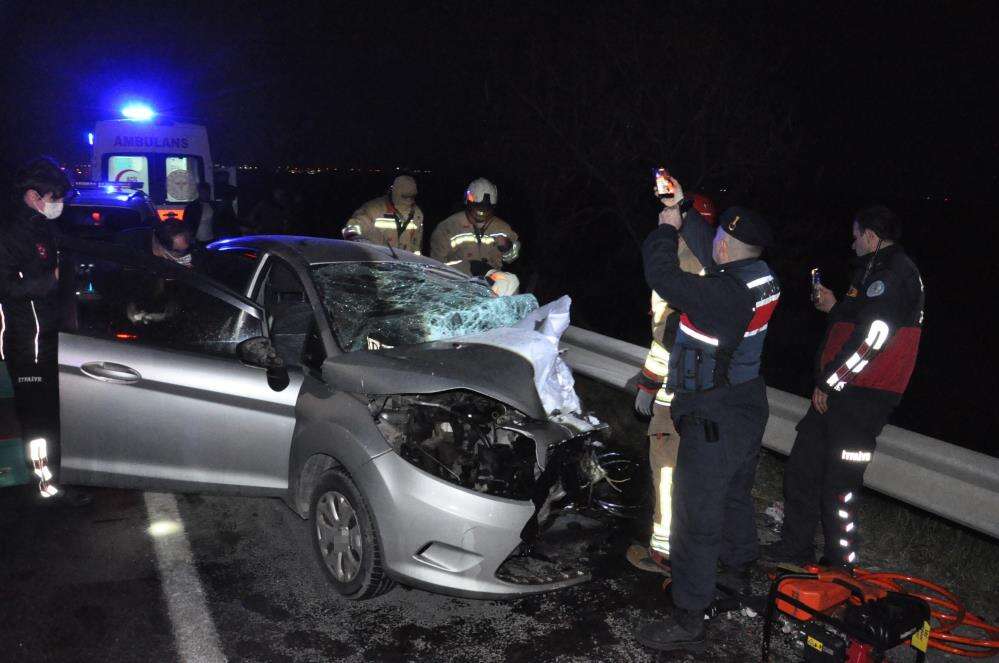 Kara yolunda can pazarı! 3 araç çarpıştı, 2 ölü, 5 yaralı var 15