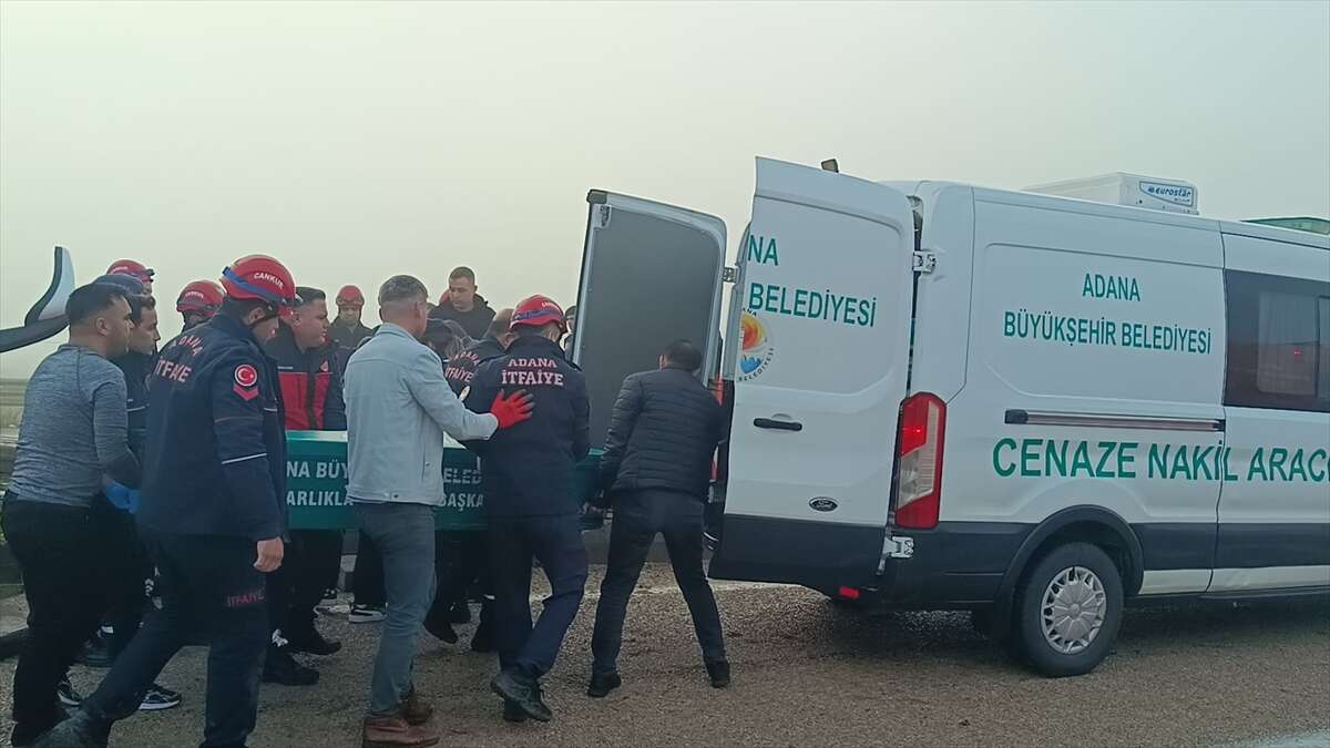 Bayram sabahı feci kaza! Yolcu otobüsü devrildi, 2 ölü, 19 yaralı var 4