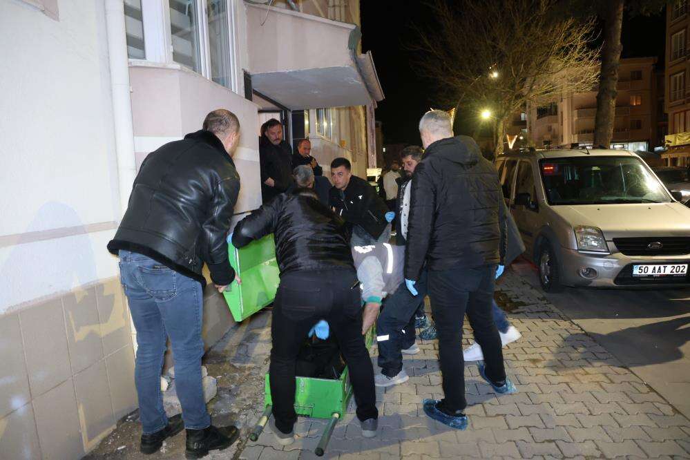 Bayramda aile faciası! Eşini öldürdü, ardından kendini vurdu 5