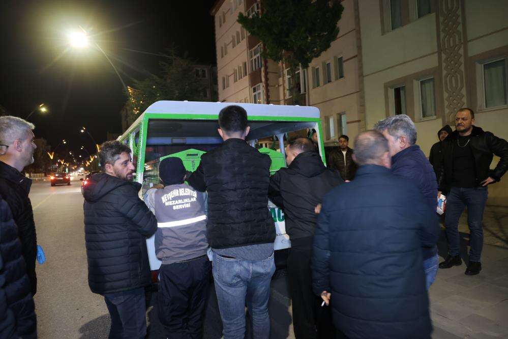 Bayramda aile faciası! Eşini öldürdü, ardından kendini vurdu 6