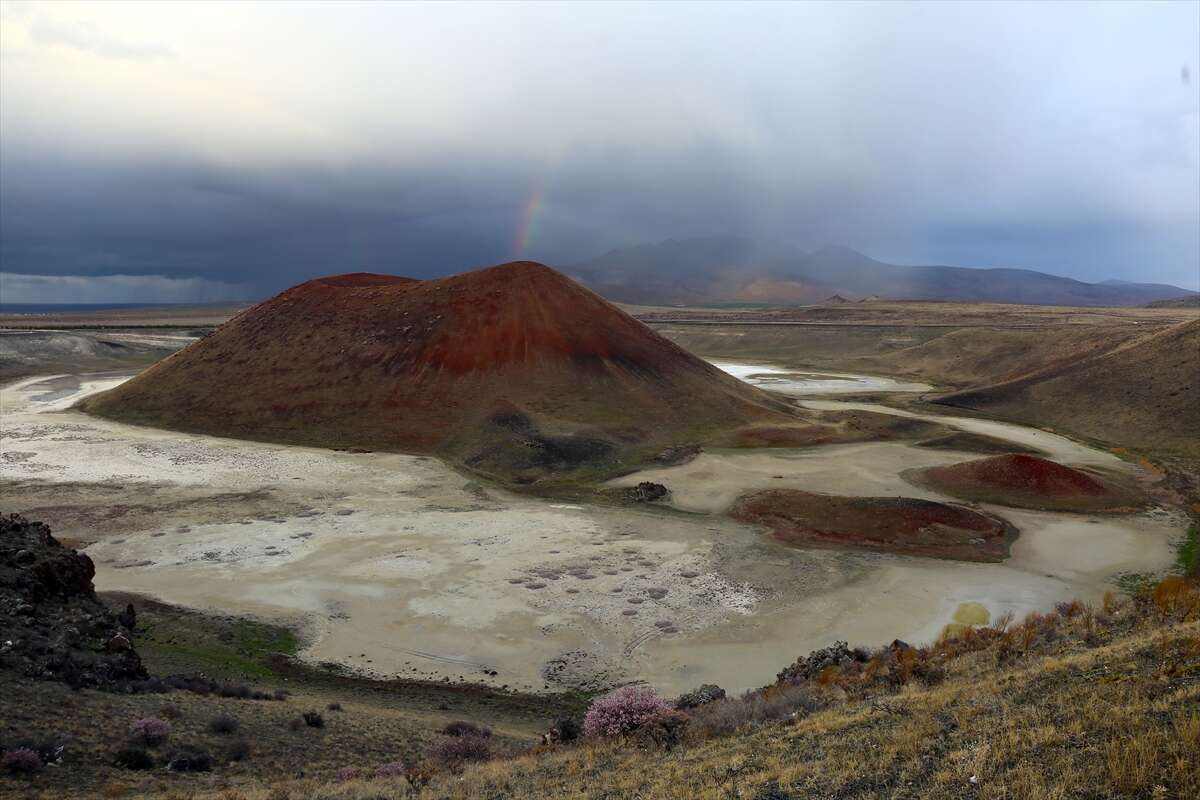 Konya’daki “Dünyanın nazar boncuğu” baharla parlıyor 3