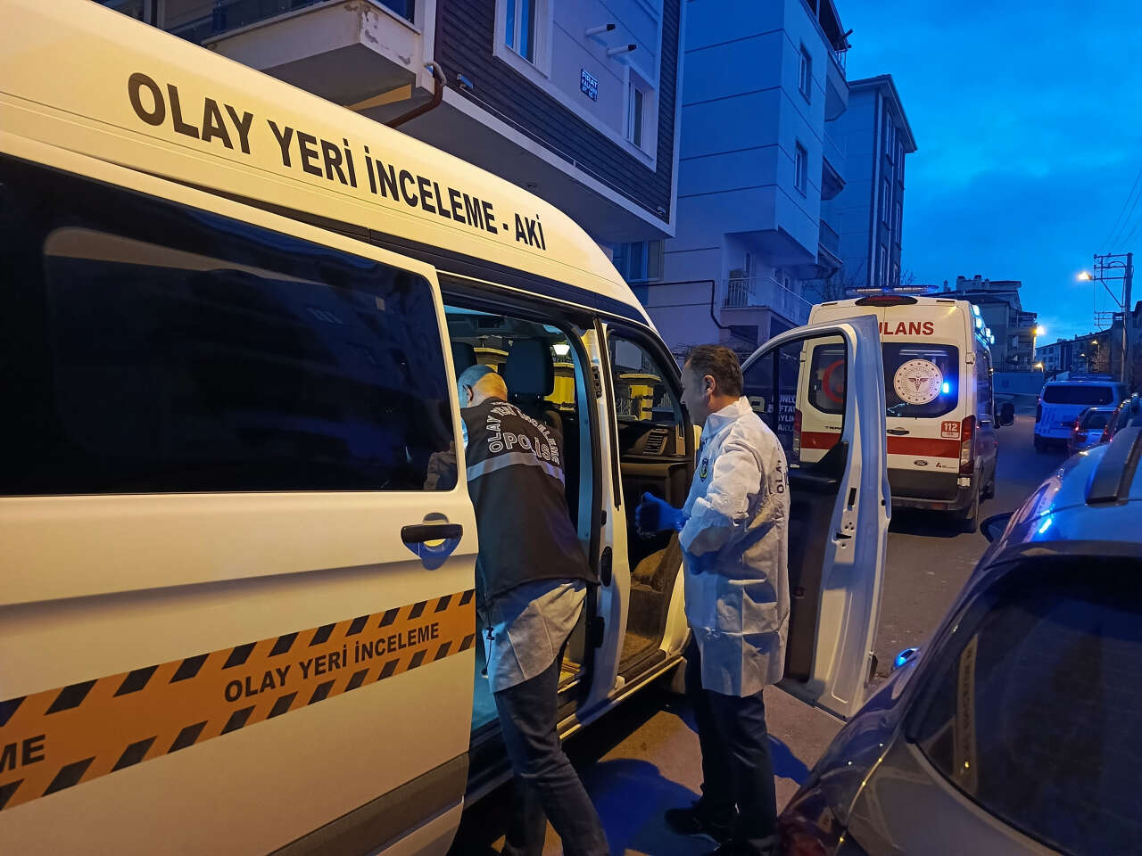 3 gündür haber alınamayan genç kadın apart dairede ölü bulundu 3