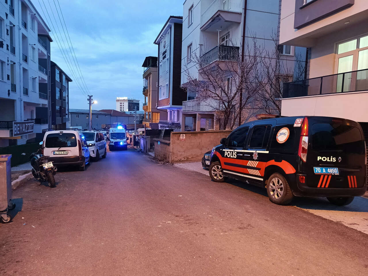 3 gündür haber alınamayan genç kadın apart dairede ölü bulundu 1