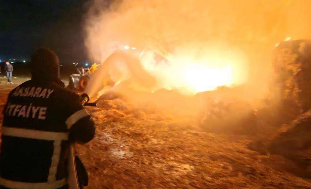 Mandırada korkutan yangın! 70 ton saman kül oldu 10