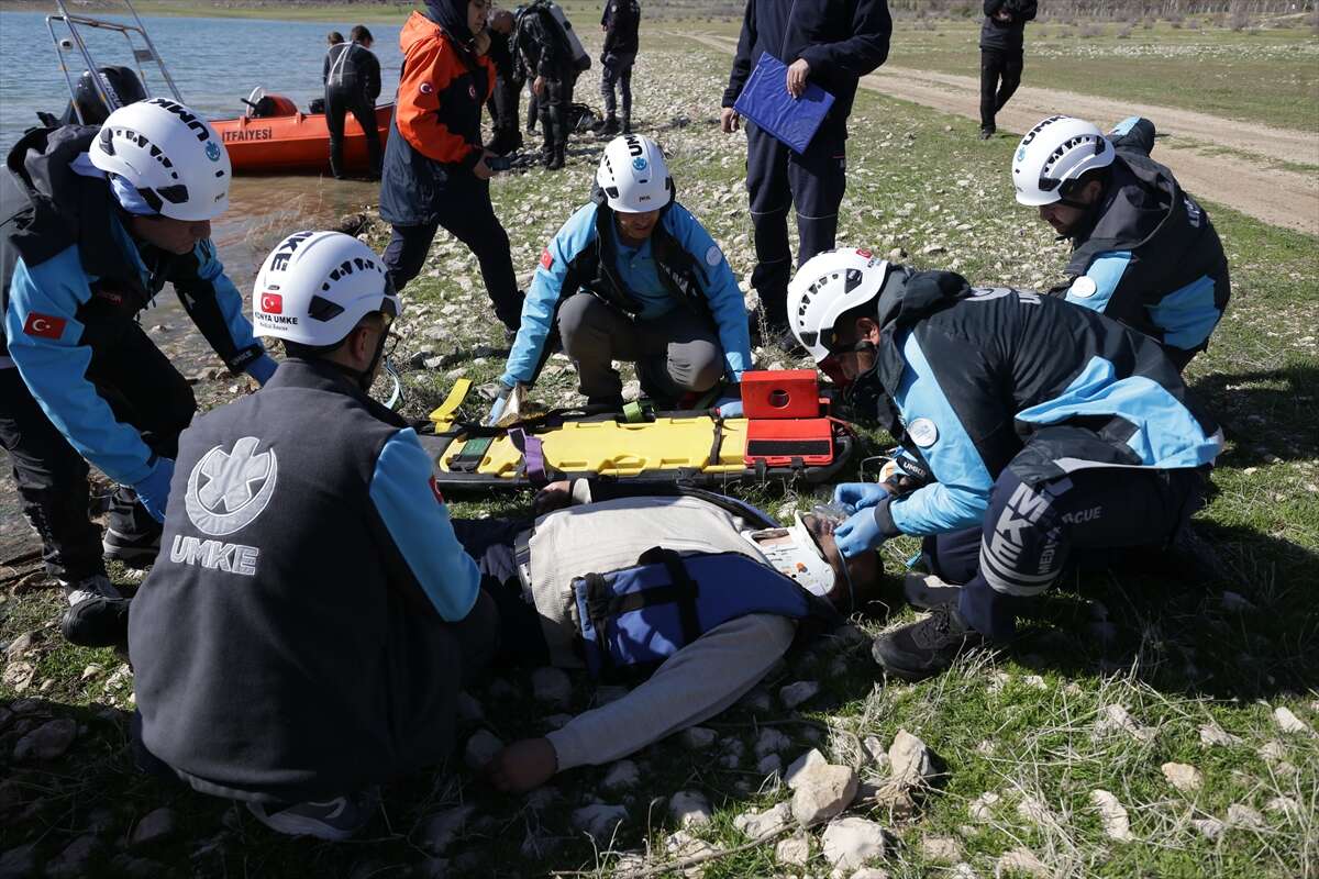 Konya’da baraj patladı, 17 kişi akıntıya kapıldı! Tatbikat gerçeği aratmadı 4