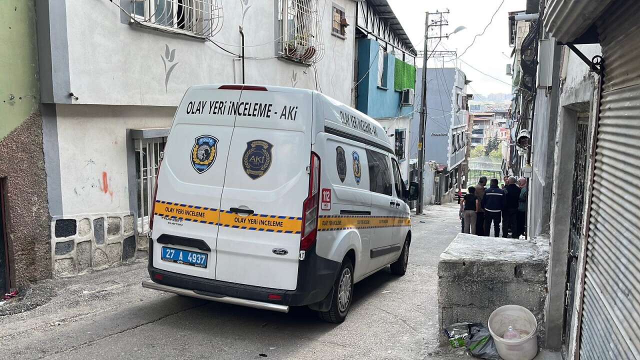 14 yaşındaki kız, babasını öldürdü! İddia çok vahim 1