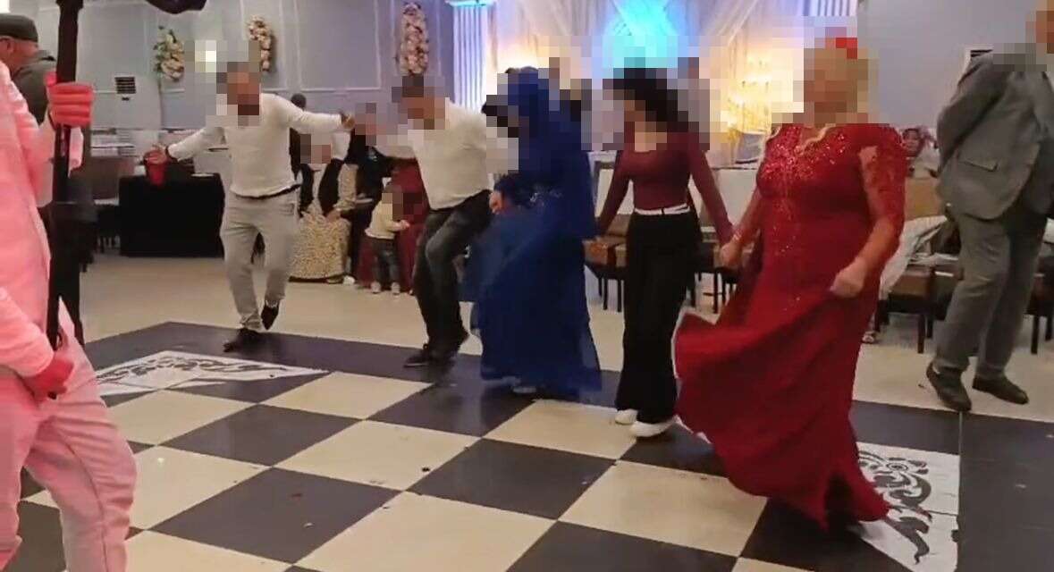 Türkiye bu olayı konuşuyor! Karısının altınlarını bozdurup, sevgilisine düğün yaptı 5