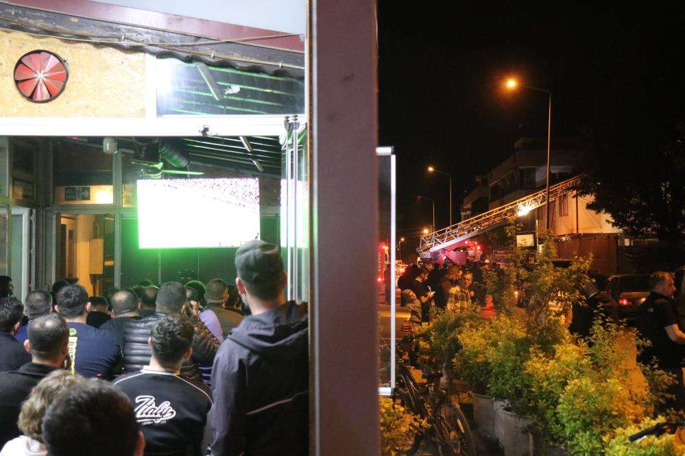 Mahalle yanarken derbi izlediler 8