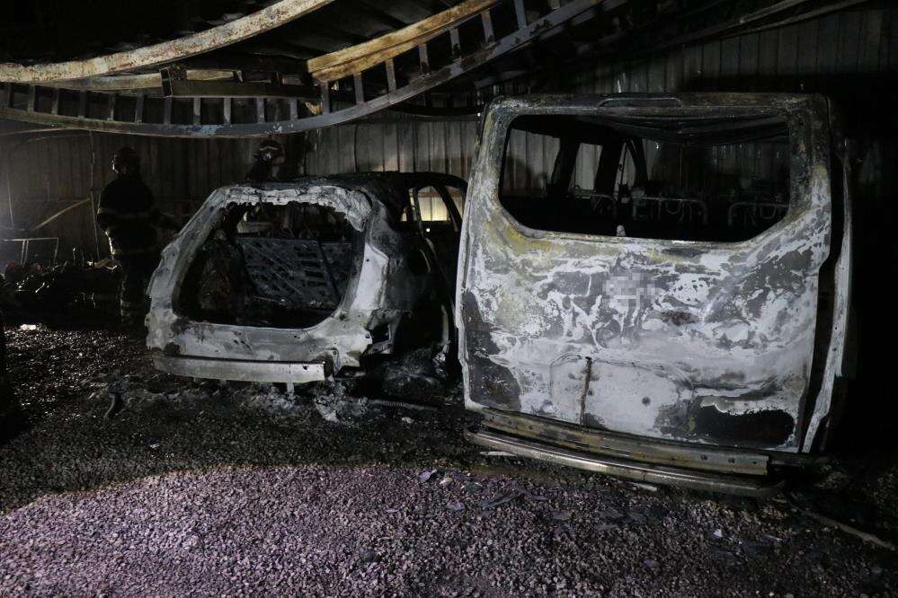 Mahalle yanarken derbi izlediler 4