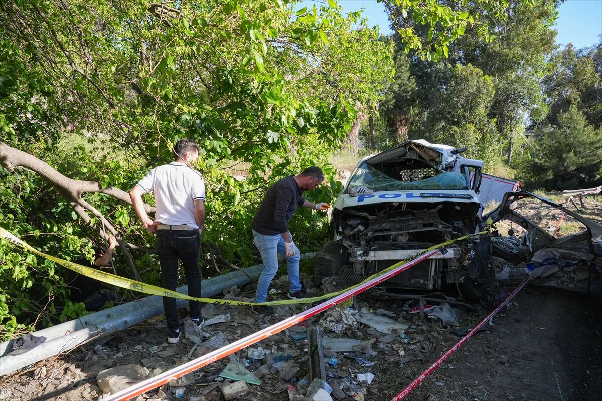 Freni boşalan TIR, 10 araca çarptı! Polis Serkan Hızlı şehit oldu, 2 ölü, 5 yaralı var 21
