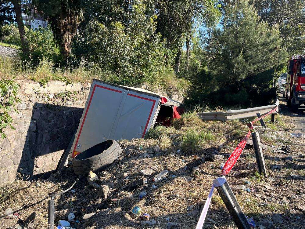 Freni boşalan TIR, 10 araca çarptı! Polis Serkan Hızlı şehit oldu, 2 ölü, 5 yaralı var 5