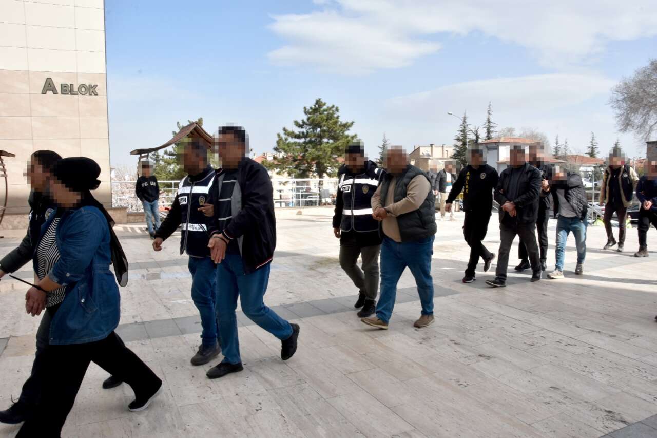 Fuhşa aracılık operasyonunda 8 gözaltı 7