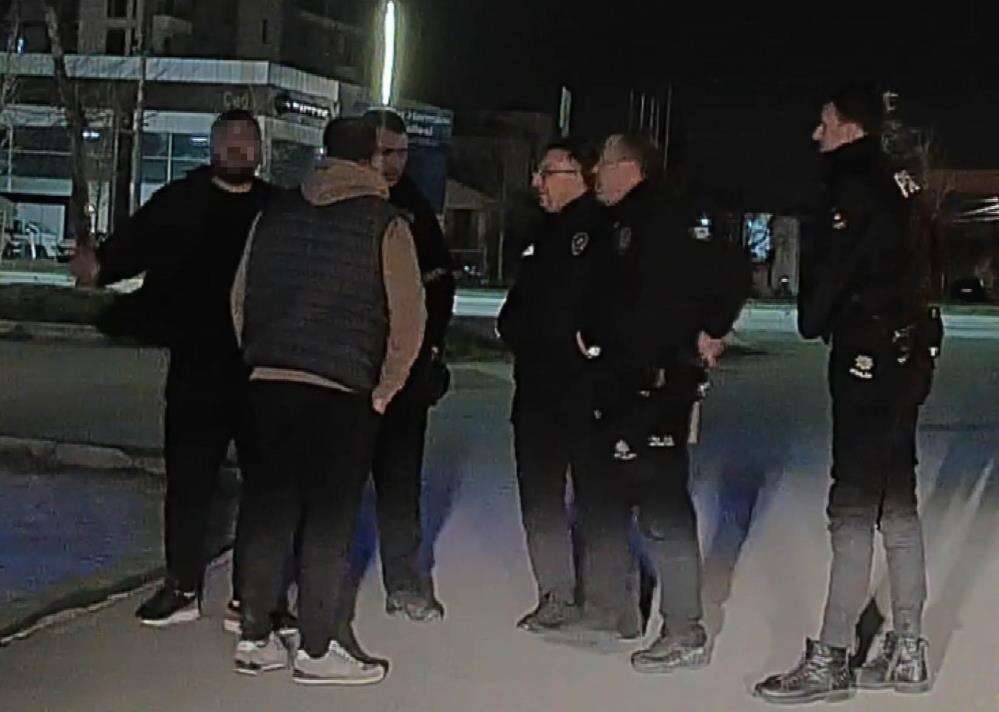 Elinde keserle dehşet saçtı, mahalleyi ayağa kaldırdı 3