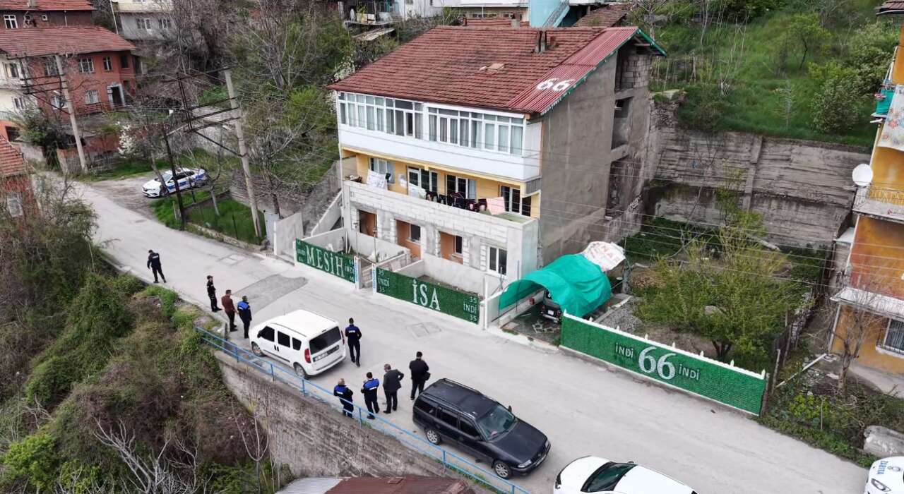 Mesih olduğunu iddia eden adamın evine yazdıkları ekipleri harekete geçirdi 6