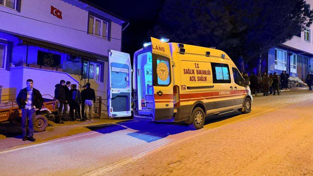 Husumetli aileler karşılaştı, baba ve oğlu öldürüldü 9