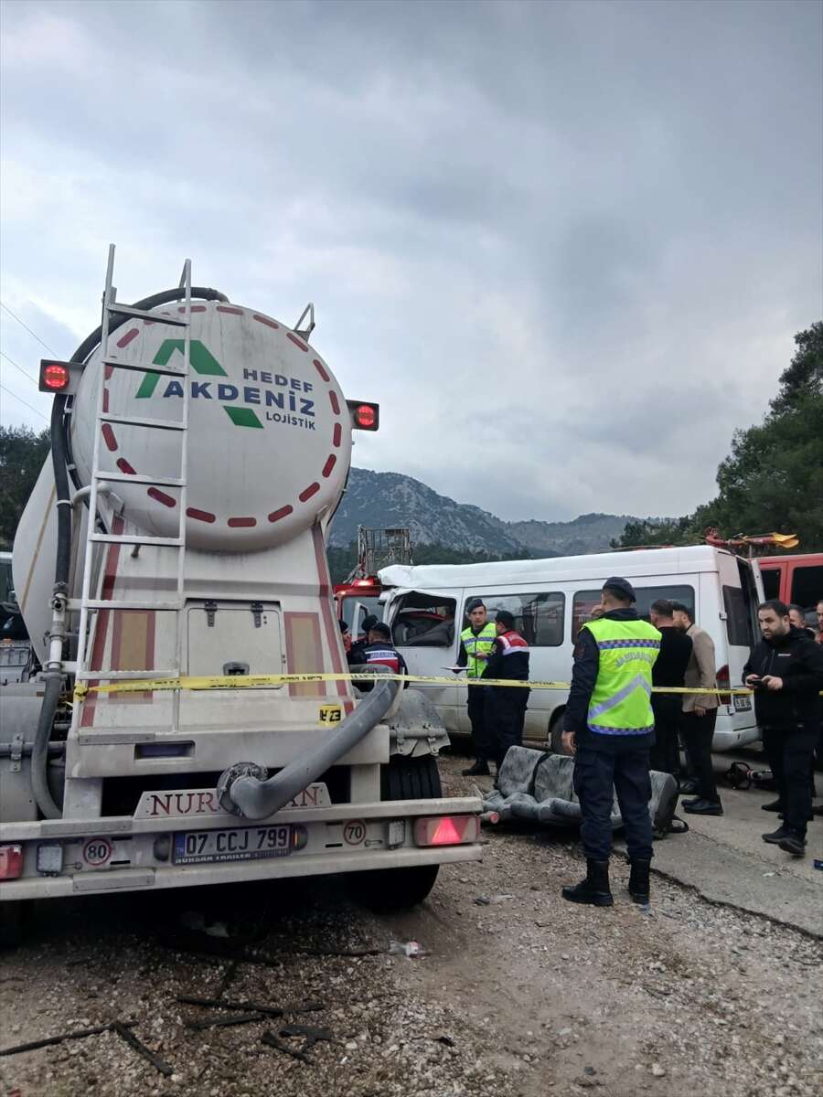7 kişinin öldüğü TIR - işçi servisi kazasında kimlikler belli oldu 6