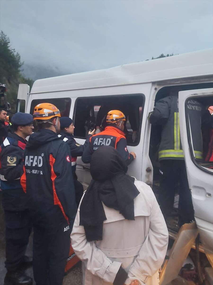 7 kişinin öldüğü TIR - işçi servisi kazasında kimlikler belli oldu 7