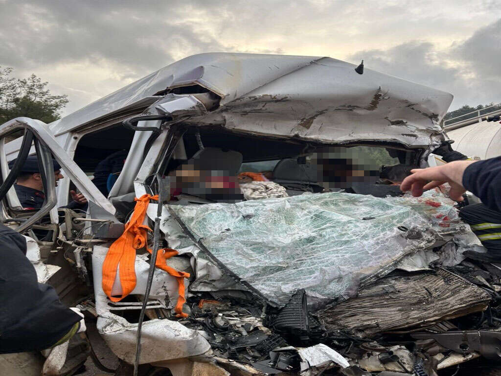 7 kişinin öldüğü TIR - işçi servisi kazasında kimlikler belli oldu 14