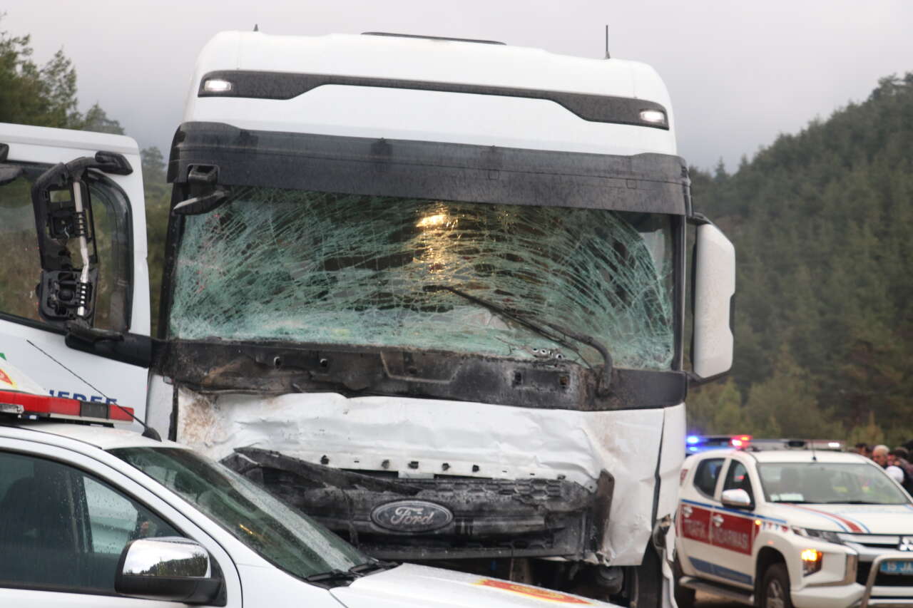 7 kişinin öldüğü TIR - işçi servisi kazasında kimlikler belli oldu 17