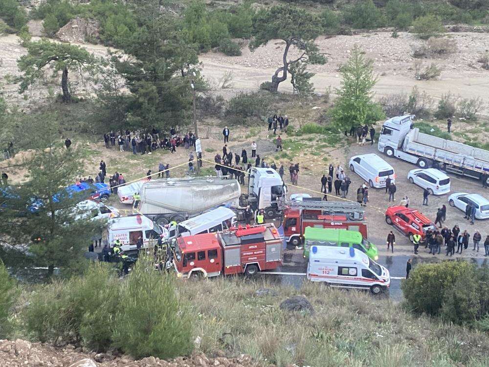 7 kişinin öldüğü TIR - işçi servisi kazasında kimlikler belli oldu 21