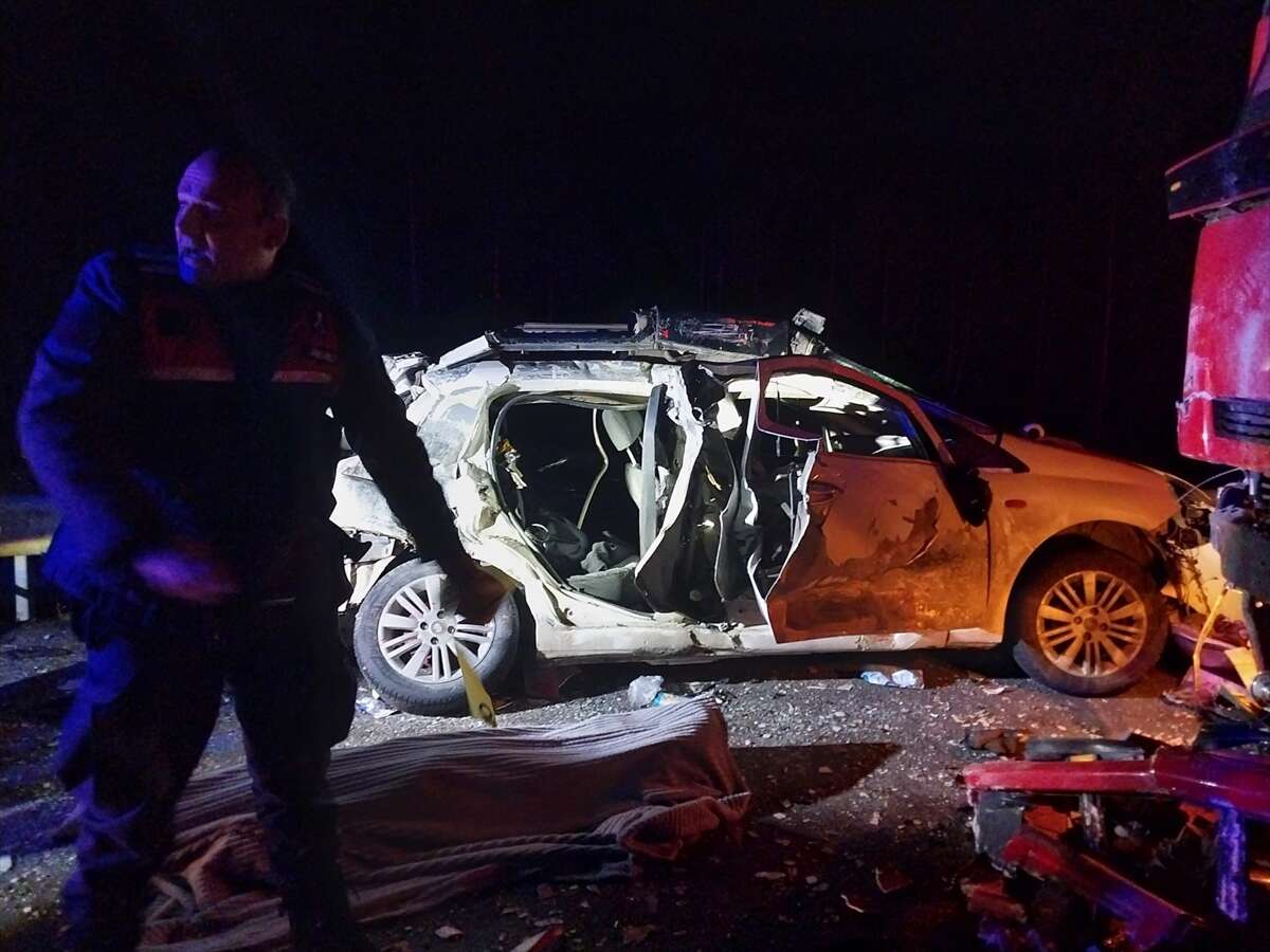 Yürek yakan kaza! Anne, kazada çocuklarını korumak isterken öldü 6