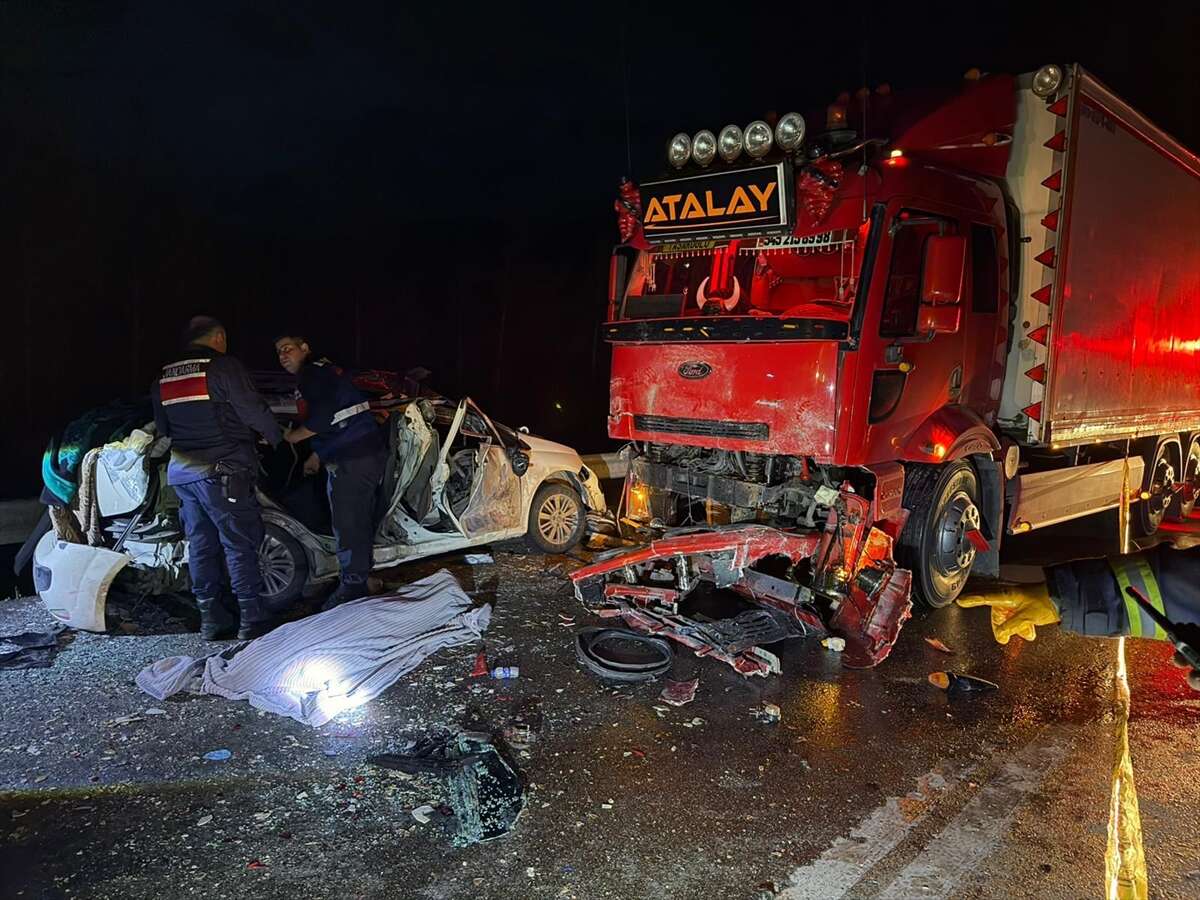 Yürek yakan kaza! Anne, kazada çocuklarını korumak isterken öldü 4