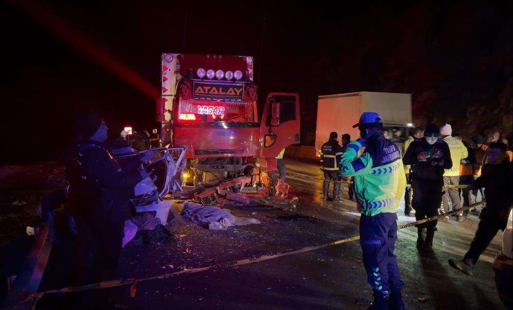 Yürek yakan kaza! Anne, kazada çocuklarını korumak isterken öldü 9