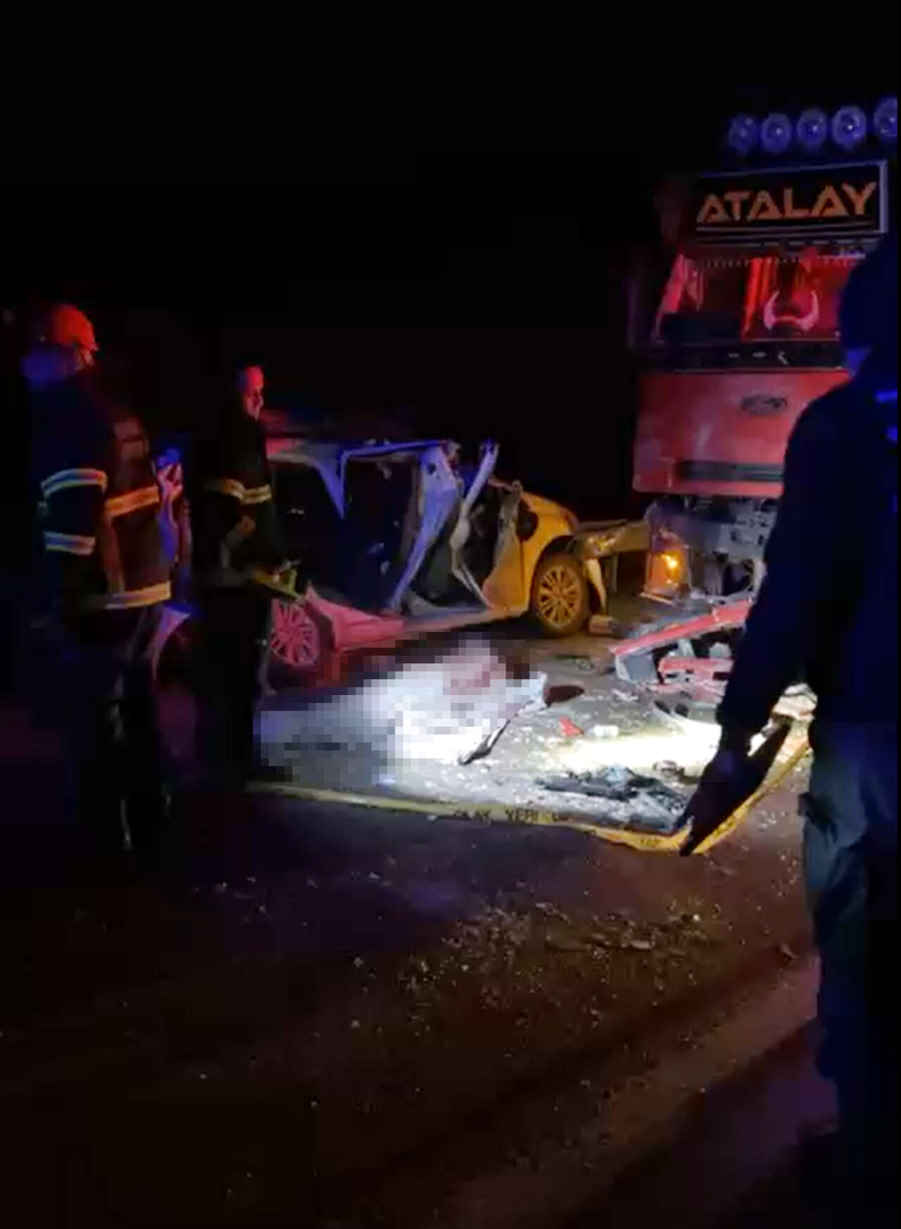 Yürek yakan kaza! Anne, kazada çocuklarını korumak isterken öldü 2