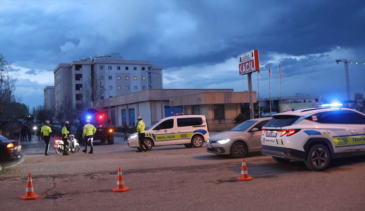 Köyde iki aile arasında silahlı kavga çıktı! 2 ölü, 6 yaralı var 2