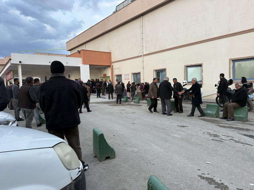 Köyde iki aile arasında silahlı kavga çıktı! 2 ölü, 6 yaralı var 8