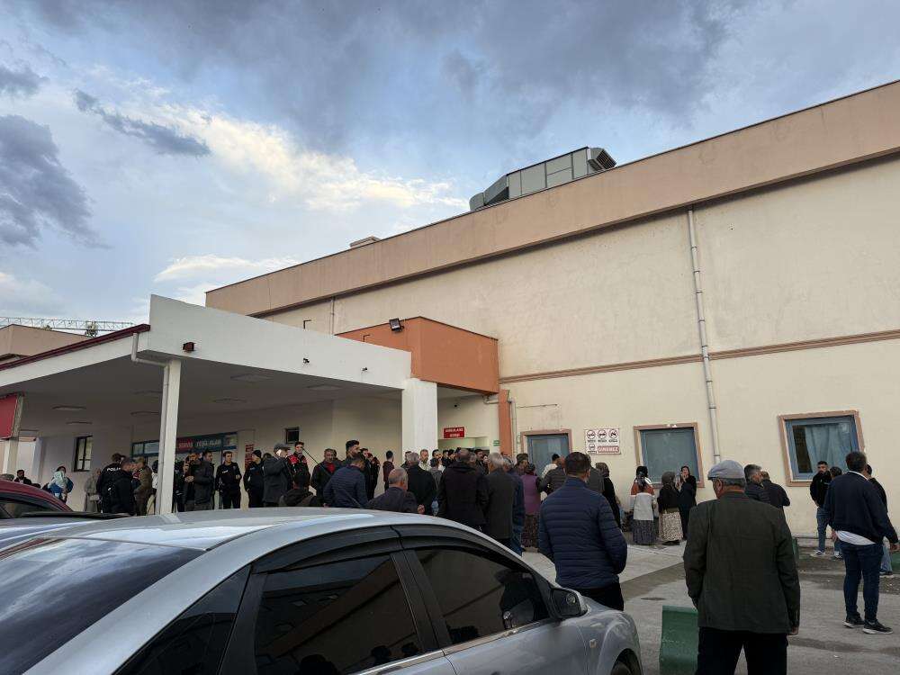 Köyde iki aile arasında silahlı kavga çıktı! 2 ölü, 6 yaralı var 9