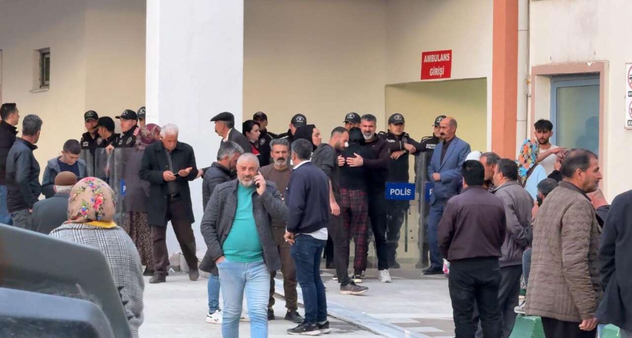 Köyde iki aile arasında silahlı kavga çıktı! 2 ölü, 6 yaralı var 1