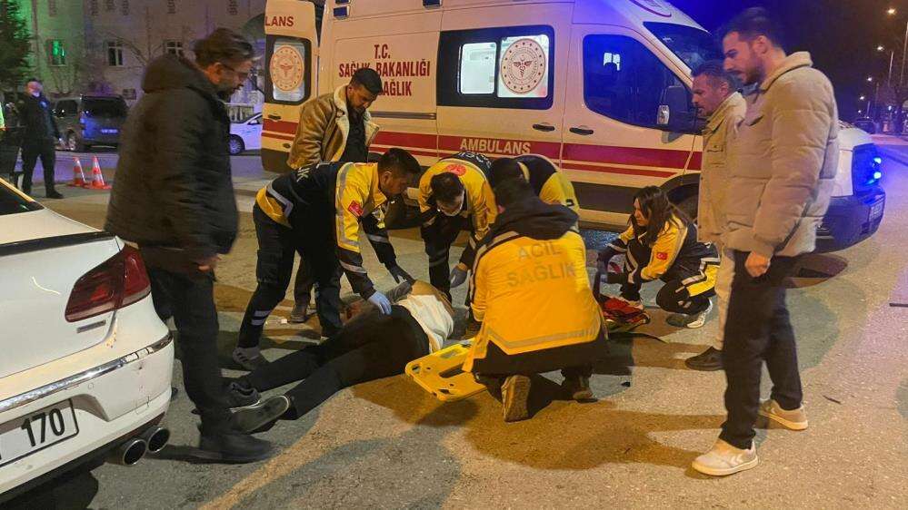 Pikap ile otomobil çarpıştı, ortalık savaş alanına döndü! 6 yaralı 5