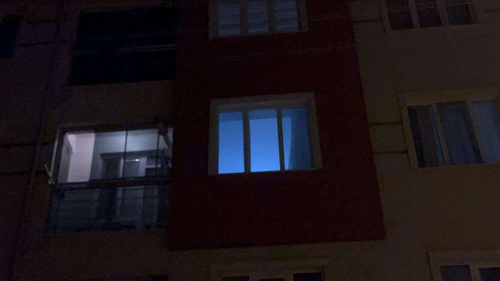 Kötü koku gelen eve maskeyle giren ekipler acı gerçeği ortaya çıkardı 8