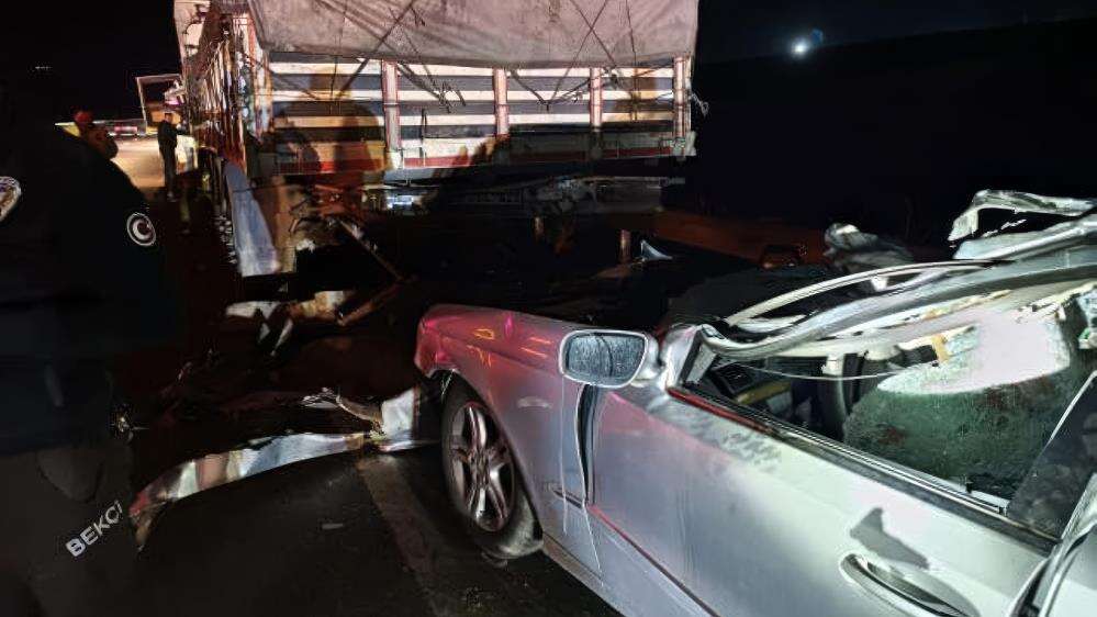 Muhtar park halindeki TIR’a çarptı! Ekipler seferber oldu 5