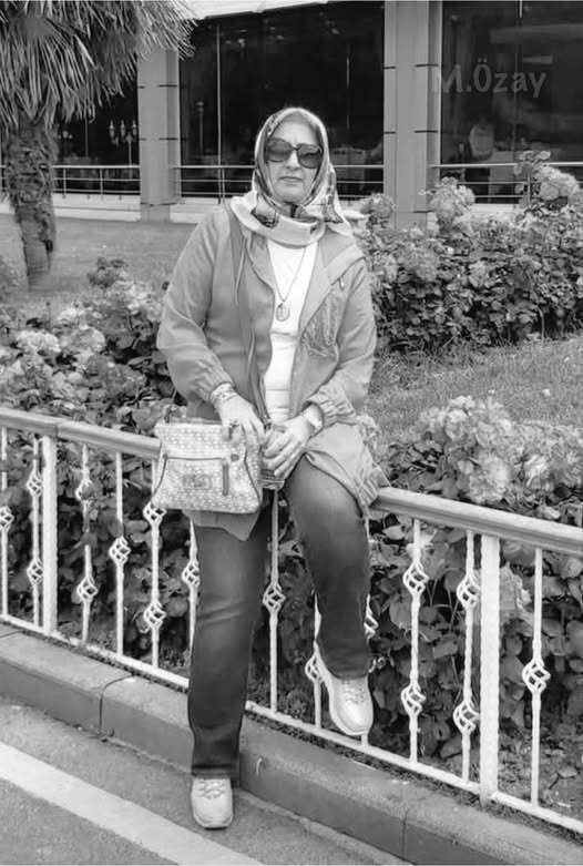 Öğrencilerine siper olan öğretmen Ayla Kara son yolculuğuna uğurlandı 1