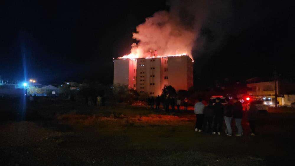 Fen lisesi yurdunda yangın felaketi! 46 öğrenci tahliye edildi 4